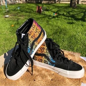 Vans Sk8-Hi Dia De Los Muertos Black Suede White Skulls on Multi Men 4 Women 5.5